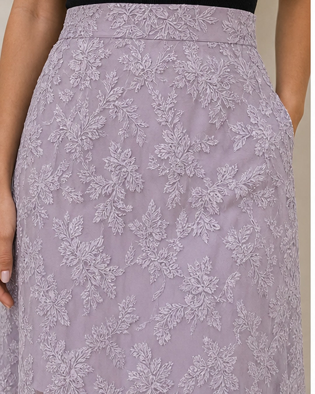 Saia midi renda bordada - editorial com modelo 3