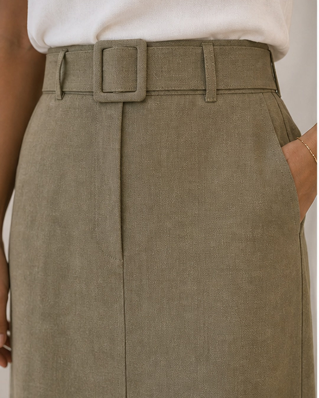 Saia reta midi com cinto - editorial com modelo 3