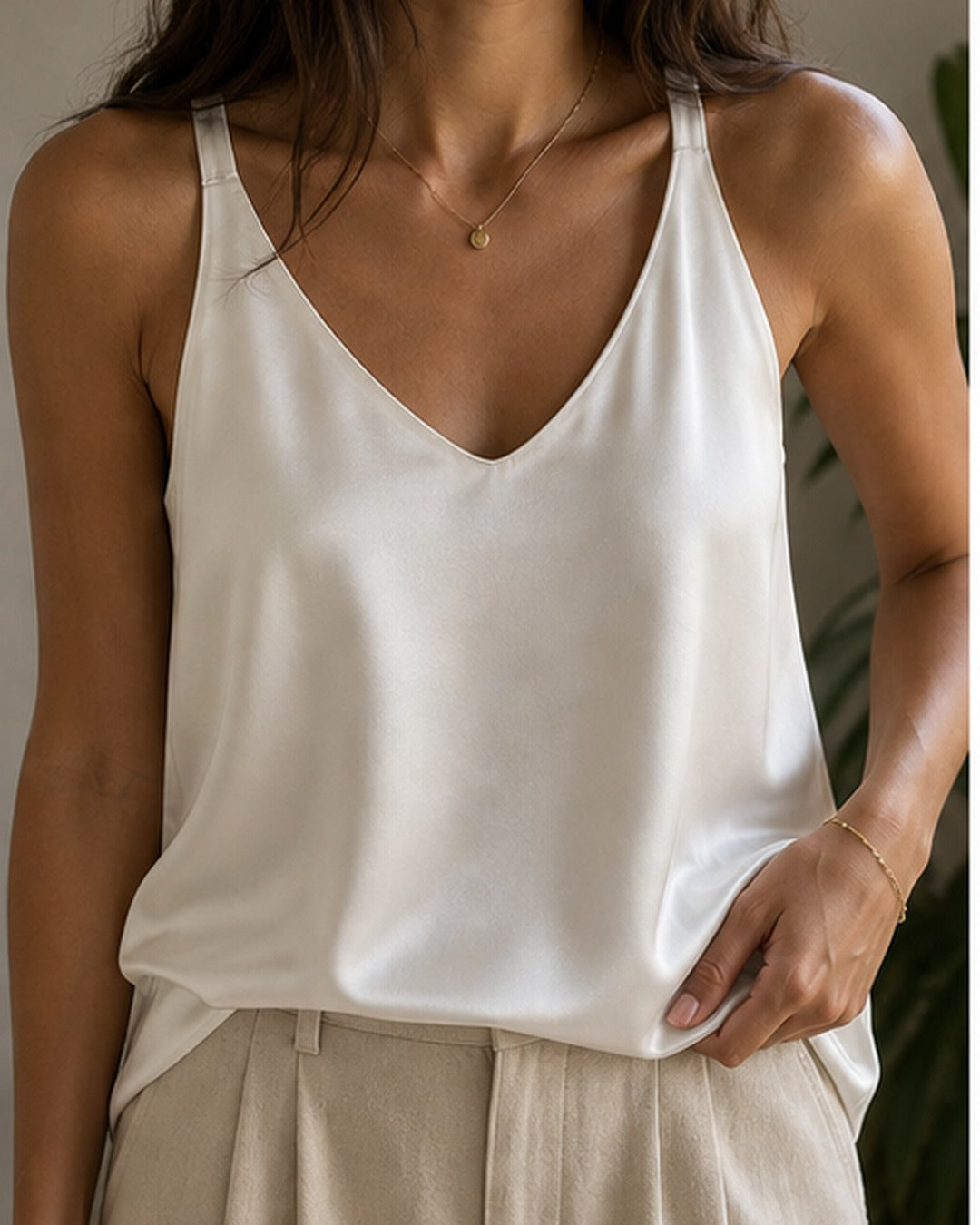 Blusa regata acetinada ampla - editorial com modelo 3