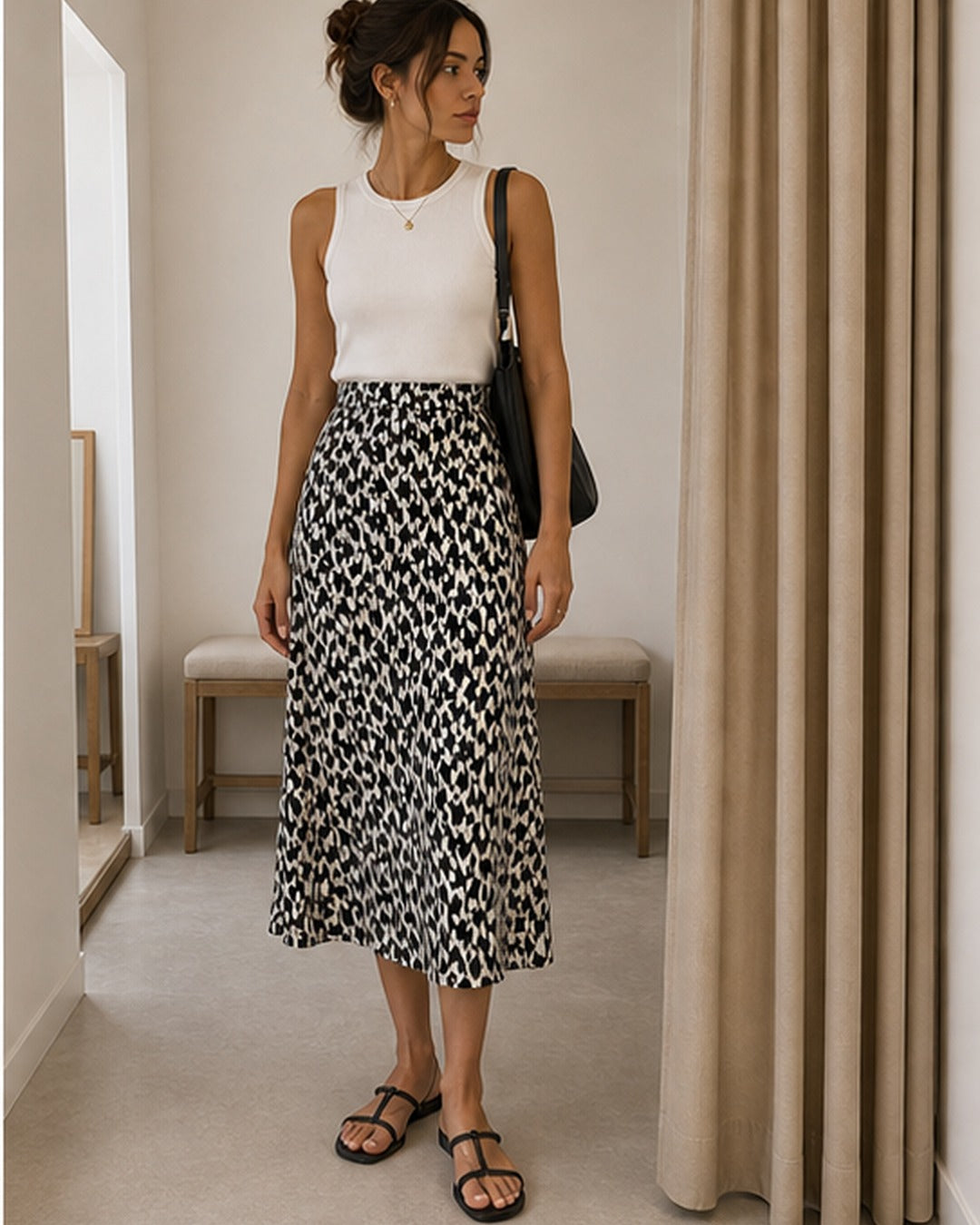 Saia midi estampada preto e branco - editorial com modelo 4