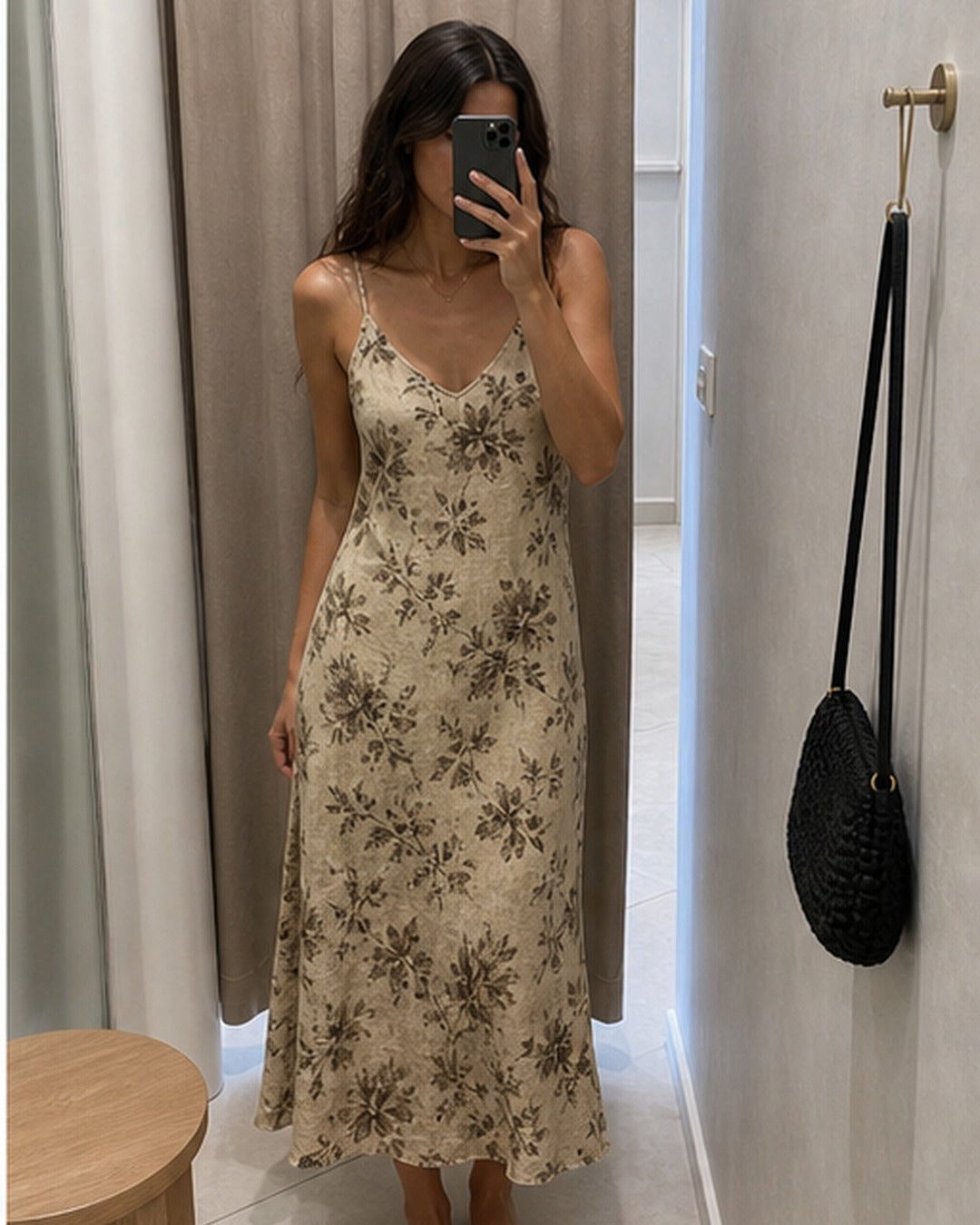 Vestido slip floral - editorial com modelo 4